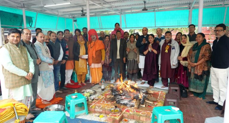 56वां मूर्ति स्थापना समारोह पूर्णाहुति के उपरांत संपन्नकथा व्यास ने भक्ति रस सुनाकर श्रद्धालुओं को किया भाव विभोर