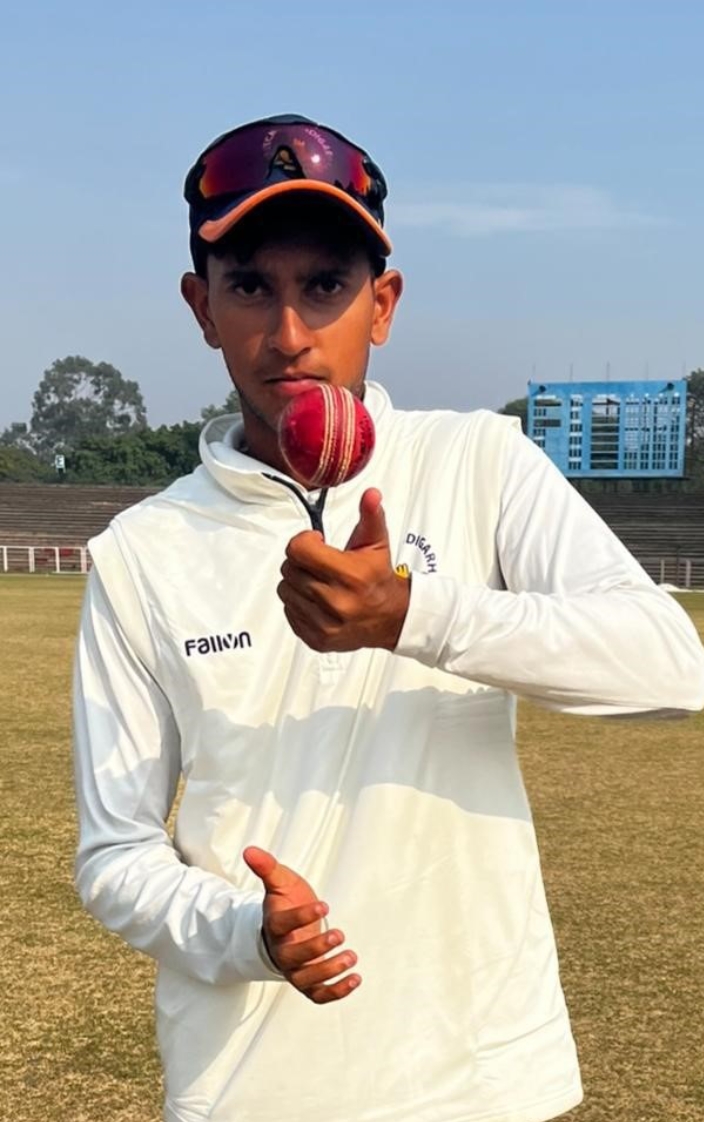 कर्नल सीके नायडू ट्रॉफी मैच मे दूसरे दिन चंडीगढ़ के निशंक बिरला ने नौ विकेट लेकर रिकॉर्ड बनाया