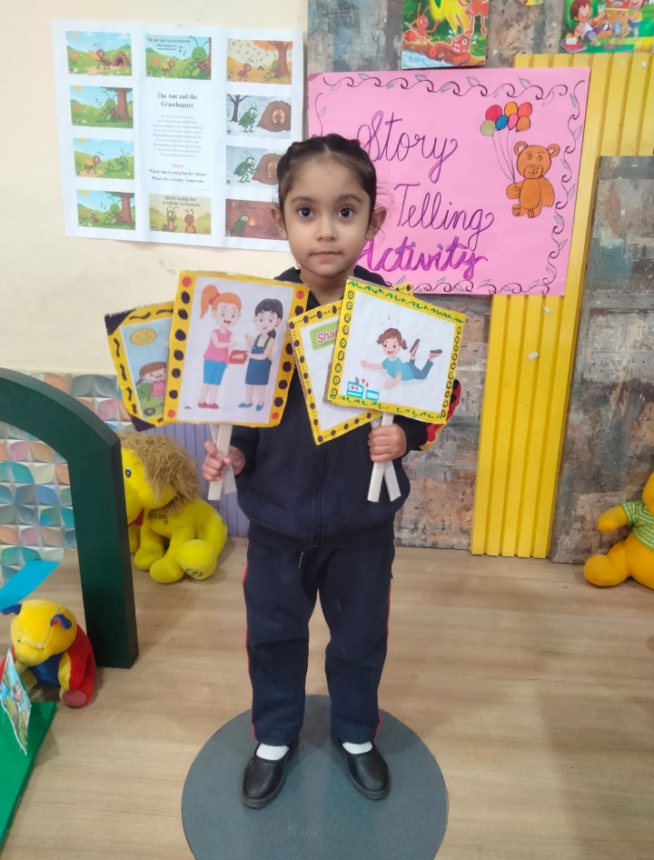 एस.ए.जैन सीनियर मॉडल स्कूल में जूनियर के.जी और सीनियर के.जी के लिए एक स्टोरी टेलिंग एक्टिविटी  आयोजित