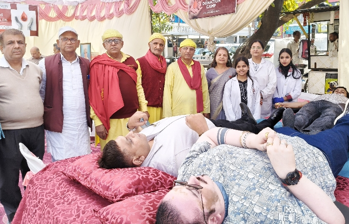 विश्वास फाउंडेशन द्वारा इनर मार्केट सैक्टर-9 पंचकूला में रक्तदान शिविर लगाया