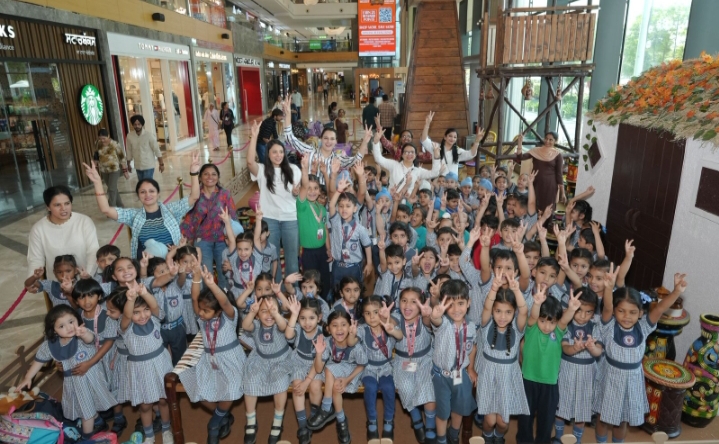 सीपी 67 मॉल मोहाली में बच्चों के साथ बैसाखी का उत्सवी माहौल