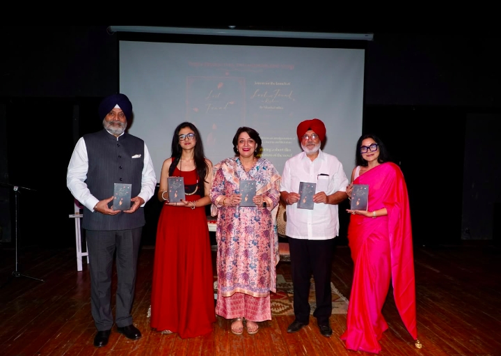 युवा लेखिका निकाशा लूथरा की नई पुस्तक ‘लॉस्ट एंड फाउंड इन कश्मीर’ का अनूठे अंदाज में विमोचन