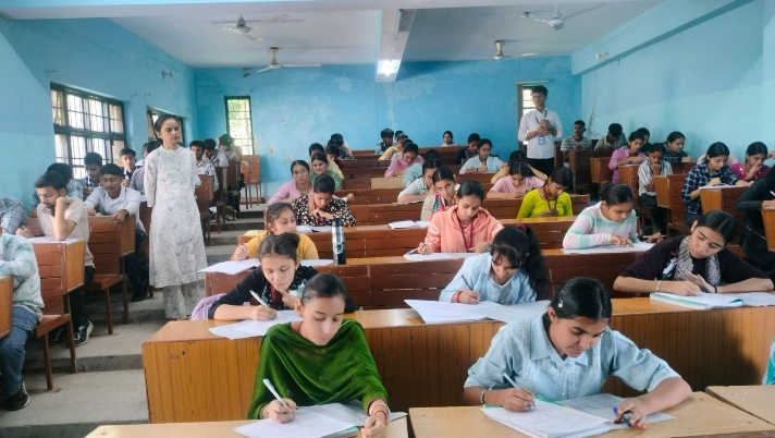 क्रैक एकेडमी की छात्रवृत्ति परीक्षा में शानदार प्रदर्शन, हजारों छात्रों को मिला लाभ